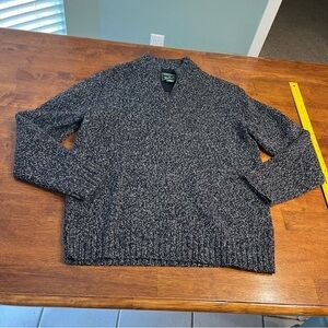 Woolrich Men's Black and Gray 1/4 Zip Sweater size large 100% wool size large